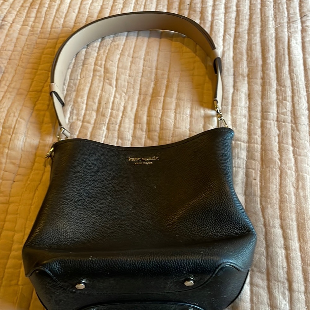 Kate Spade purse that converts to crossbody